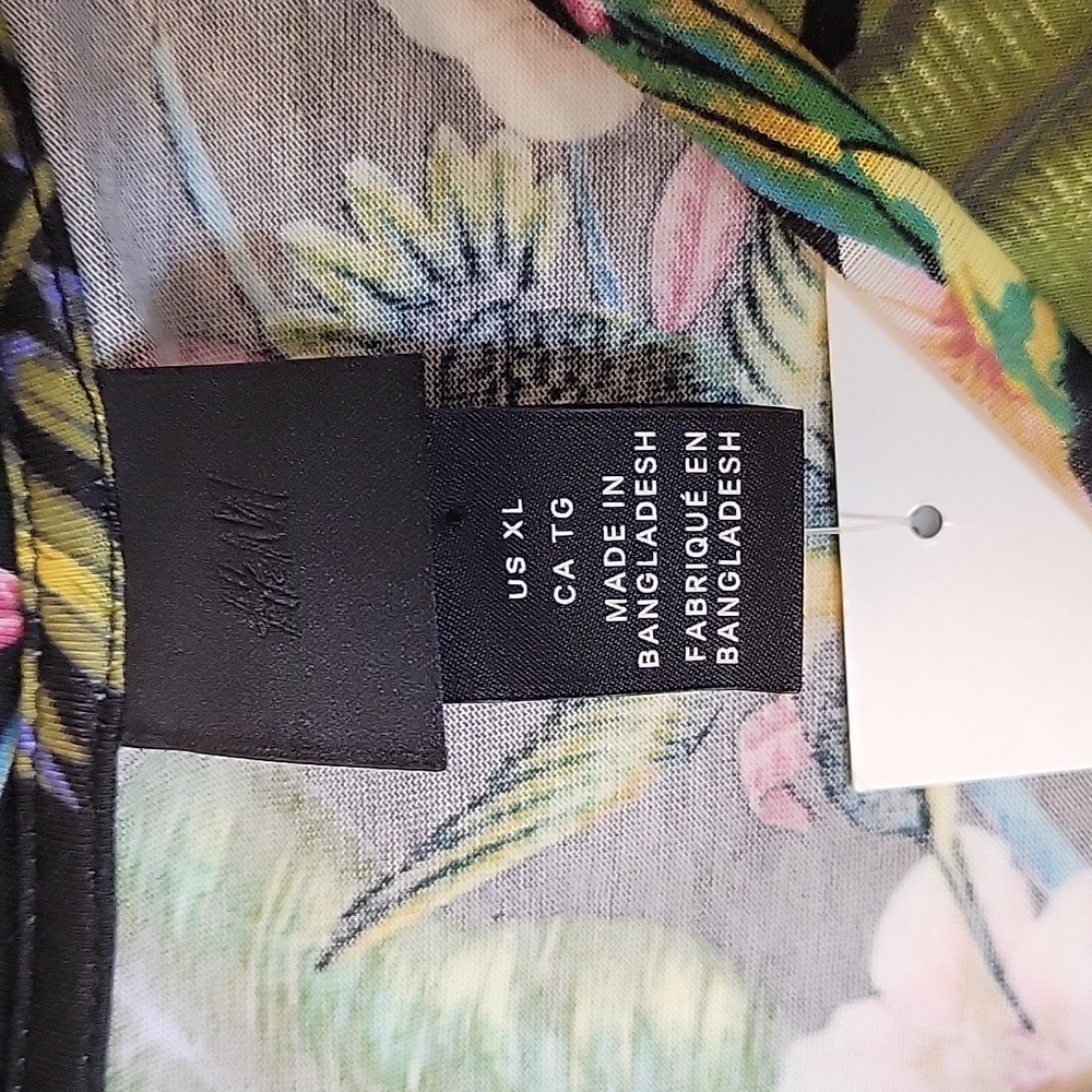 H&M Tropical T-Shirt Short sleeve XL New Black Green Pink Birds Flowers - Picture 3 of 4